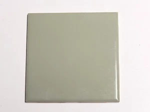 De colección 1 pieza. Azulejo Cerámico Florida - Verde Oliva Claro Brillante - 4 3/8" Cuadrado - Imagen 1 de 3