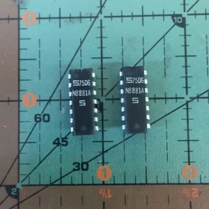 SEMICONDUCTOR SIGNETICS N8881A 14 PINES PLÁSTICO INMERSIÓN DE LOTE ANTIGUO - Imagen 1 de 1