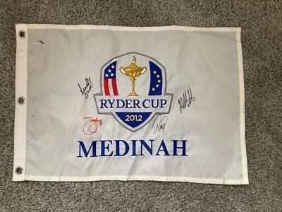 Bandera firmada por la Copa Medinah Ryder 2012 Davis Love Bubba Watson Zac Johnson Snedeker Foto 1 de 4
