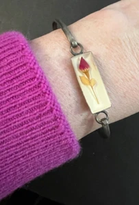 Vintage 925 Sterling Silver Rose Flower In Resin Bracelet Hook & Loup Closure - Picture 1 of 6