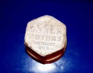 Vintage Antique ESSEX MOTORS Detroit Dust Grease Cup Threaded Aluminum Hubcap - Picture 1 of 4