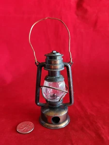 Kupferfarbene Oberfläche - Druckguss Miniatur Cowboy LATERNE Bleistiftspitzer - 3" hoch - Bild 1 von 7