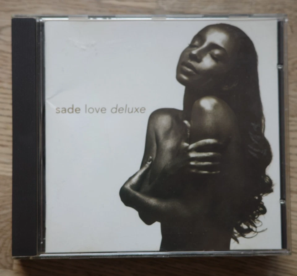 CD Sade  -  love deluxe epic 1992 (laut Musikexpress ihre Beste Höchstenote) - Bild 1 von 1