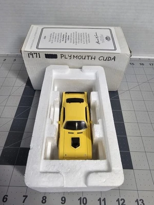 Matchbox  1971 Yellow Plymouth Cuda 440 American Muscle Car Scale 1:43 YMC02-M - Image 1 of 4