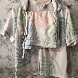 Joie 2-teiliges Kurzarm-Set Knopfleiste V-Ausschnitt Kragen Tasche vorne - Bild 1 von 20