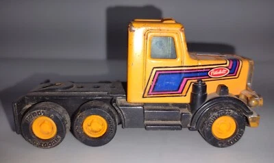 Vintage Peterbuilt Semi Cab por Buddy L - Imagem 1 de 4