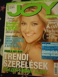 Kate Hudson , Madonna, Pamela Anderson,James Marsden,Hungarian magazine 2009 - Picture 1 of 12