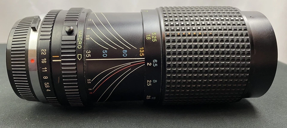 RMC Tokina 35-135mm f3.5-4.5 1:4 Macro Zoom Lens Olympus C/FD Mount No Lens Cap - Image 1 of 4