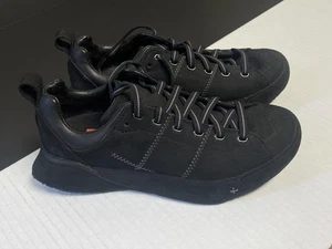 Deckers X Lab Shoes Mens Size 6.5 Black Athletic Comfort Sneakers Womens 7.5 - Picture 1 of 9