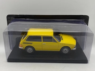 1:24 Volkswagen Brasilia 1974 giallo SALVAT auto miniatura metallo scala - Immagine 1 di 3
