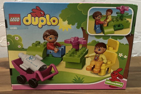 Brand New Sealed 10585 Duplo Lego Mom And Baby With Stroller Set Retired 2015