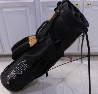 Bolsa de pie de golf Ping divisor de 4 vías sin capucha de lluvia un pequeño agujero en la parte inferior - ver foto Foto 1 de 4