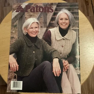 Libro Patons LIVING EASY KNITS #920 - 8 diseños de cárdigan - folleto de patrones - Imagen 1 de 10