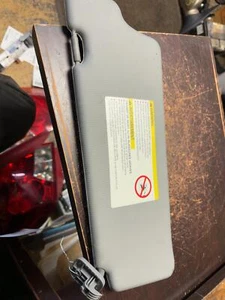Sun Visor SUZUKI FORENZA Right 04 05 06 07 08 - Picture 1 of 3