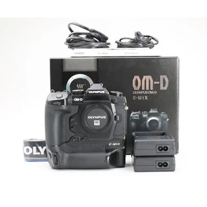 Olympus OM-D E-M1X + 13 Tsd. Auslösungen + TOP (227305) - Bild 1 von 7