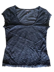 Victoria's Secret Black Sheer Floral Lace Top Shirt Cap Sleeves Lined Sz  Medium - Picture 1 of 15
