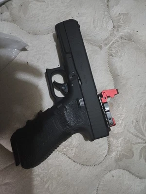 Glock 17 Gen 5 Blowback Nuevo Solo Disparo Aproximadamente 20 Bbs Thro It Mensaje Si Tienes?s Foto 1 de 3