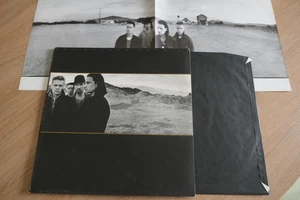 U2 – THE JOSHUA TREE LP + POSTER – Nr MINT UK 1987 BONO EDGE - Picture 1 of 3