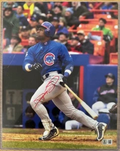 SAMMY SOSA CHICAGO CUBS SIGNED AUTO BATTING 11X14 PHOTO BECKETT BAS AUTOGRAPHED - Picture 1 of 3
