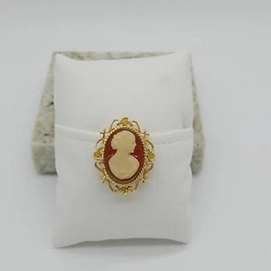Vintage Goldtone Cameo Brooch Pin amber color figural - Picture 1 of 5
