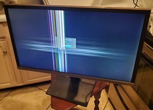 Samsung U28E850R - Picture 1 of 3