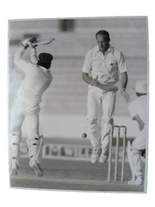 Press Photo Cricketer Bill Athey & Aamir Malik England v Pakistan 3rd Test 1987 - Picture 1 of 2