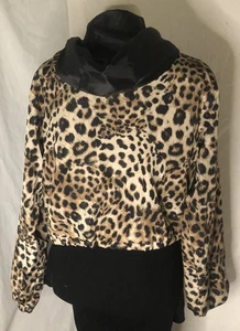 New Look Damenjacke Größe Large Gepardenmuster mit limettengrünem Akzent und Kapuze - Bild 1 von 4