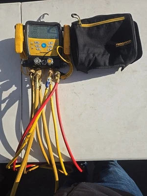 Fieldpiece SM480V 4-port SMAN Refrigerant Manifold With Micron Gauge - image 1 of 4