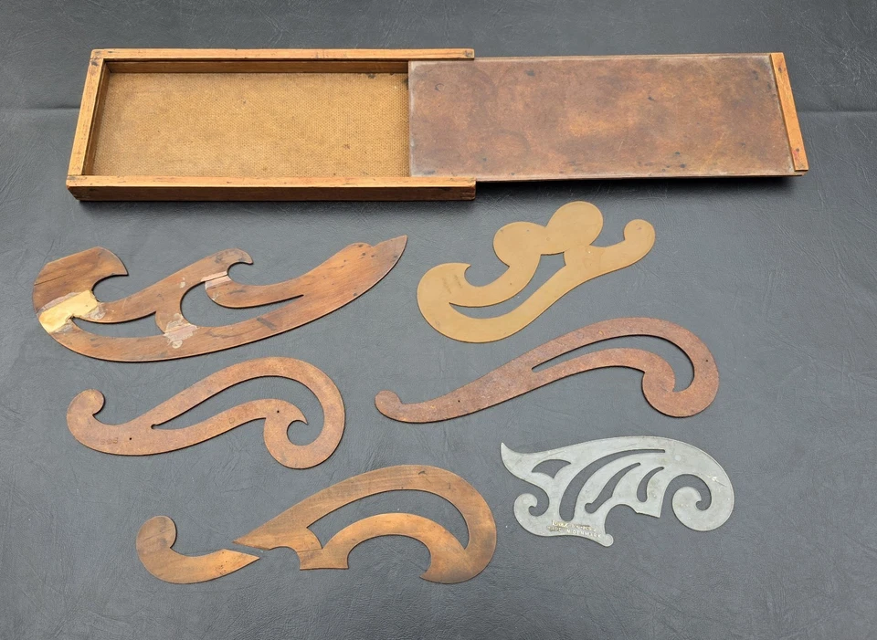 Curvas francesas de dibujante de colección WP Warren & Co 1942 Calcuta madera en caja Foto 1 de 4