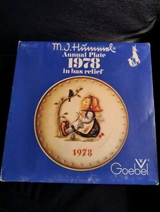 VINTAGE 1978 GOEBEL MJ HUMMEL ANNUAL COLLECTOR PLATE IN BAS RELIEF mit OVP - Bild 1 von 4