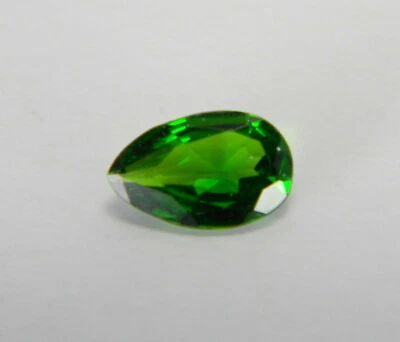 Piedras preciosas facetadas de diopsido de cromo verde natural de 0,34 quilates CDP27 Foto 1 de 2
