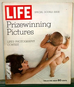Vintage LIFE MAGAZINE DEC 25, 1970 PRIZE WINNING PICTURES - COKE AD ON BACK - Picture 1 of 2