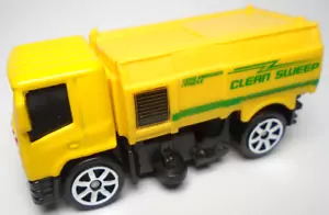 MAISTO STREET SWEEPER CLEAN SWEEP YELLOW 1:64 DIECAST 2 5/8" TRUCK WITH GREEN - Picture 1 of 6