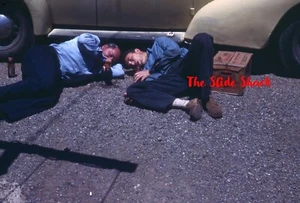 Männer trinken Rainier Club Bier 1936 Oldsmobile 40er Jahre roter Rand Kodachrome Dia - Bild 1 von 1