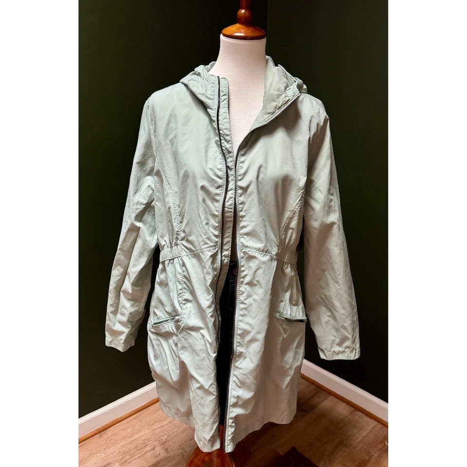 Kirkland Signature Hooded Lightweight Raincoat Women's L - Image 1 of 4