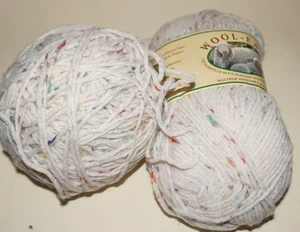 1 madeja y bola de 5,5 oz, marca León, "facilidad de lana", salpicaduras de marfil, hilo acrílico/lana - Imagen 1 de 3