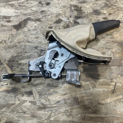 BMW 328I 2009-2012 OEM MONTAJE DE PALANCA DE MANIJA DE FRENO DE ESTACIONAMIENTO DE EMERGENCIA Foto 1 de 4