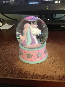 UNICORN  SNOWGLOBE DECORATED BASE  BIRTHDAY CHRISTMAS - Picture 1 of 2