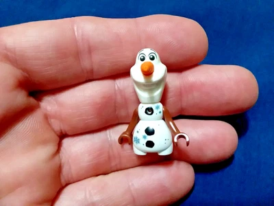 LEGO Olaf minifigure snowman from Disney's Frozen dp074 light blue snowflakes - Image 1 of 3