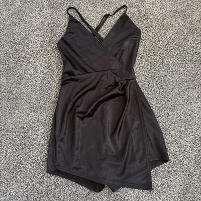 Vestido preto Charlotte Russe pequeno festa Y2K alça ajustável ruching - Imagem 1 de 4