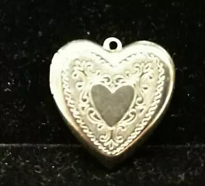 GOLDTONE/SILVERTONE HEART LOCKET EMBOSSED PENDANT CHARM ROUNDED EDGES ESTATE - Picture 1 of 12