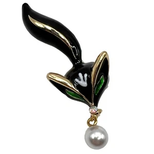 Broche cabeza de mofeta Pin Colgante Ab Estrás Negro Esmalte Cuelga Bisutería - Imagen 1 de 7