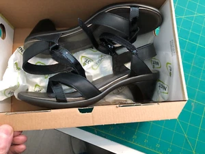 NEW IN BOX Women's Shoes Size 40 Naot 40013 Cheer, Black - Picture 1 of 4