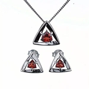 Natural Garnet Set Necklace Earrings Sterling Silver Studs Red Trillion Gift - Imagen 1 de 12