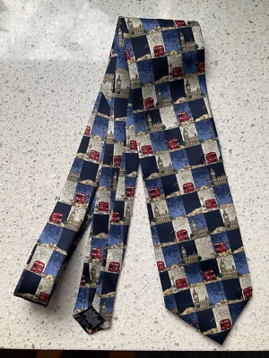 Corbata de seda para hombre St. Michael Marks & Spencer Big Ben, autobús rojo de dos pisos Foto 1 de 3