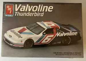 AMT Ertl 8756 scala 1/25 NASCAR #6 Valvoline Ford Thunderbird kit modello in plastica - Foto 1 di 12