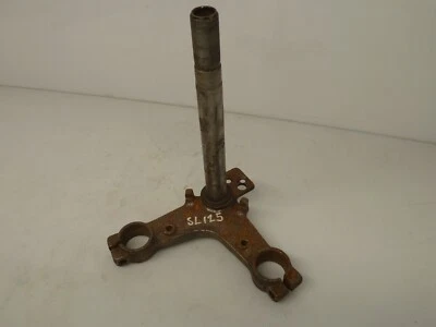 Yugo horquilla inferior Honda SL100. Foto 1 de 4