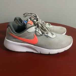 nike tanjun size 3.5