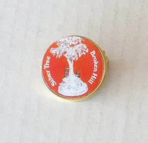 Vintage Silver Tree Broken Hill NSW Travel Souvenir Metal Lapel Pin Hat Badge - Picture 1 of 3
