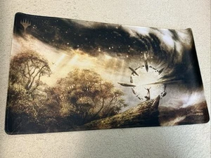 Alfombra de juego cosida firmada por Seb McKinnon Magic The Gathering Kickstarter "Arnés Infinito" NUEVA - Imagen 1 de 1